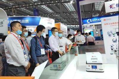 聚焦面板智造未來，迦智科技攜創新工業物流方案閃耀C-Touch